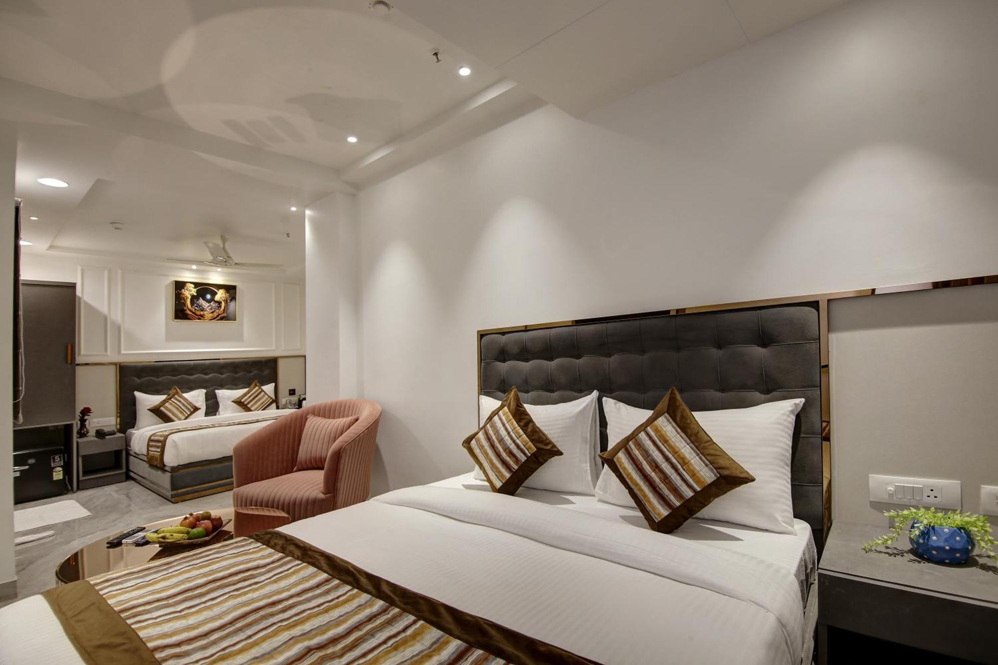 Hotel Kaca Inn-By Haveliya Hotels- Traveller'S Choice Award Winner 2025 นิวเดลี ภายนอก รูปภาพ