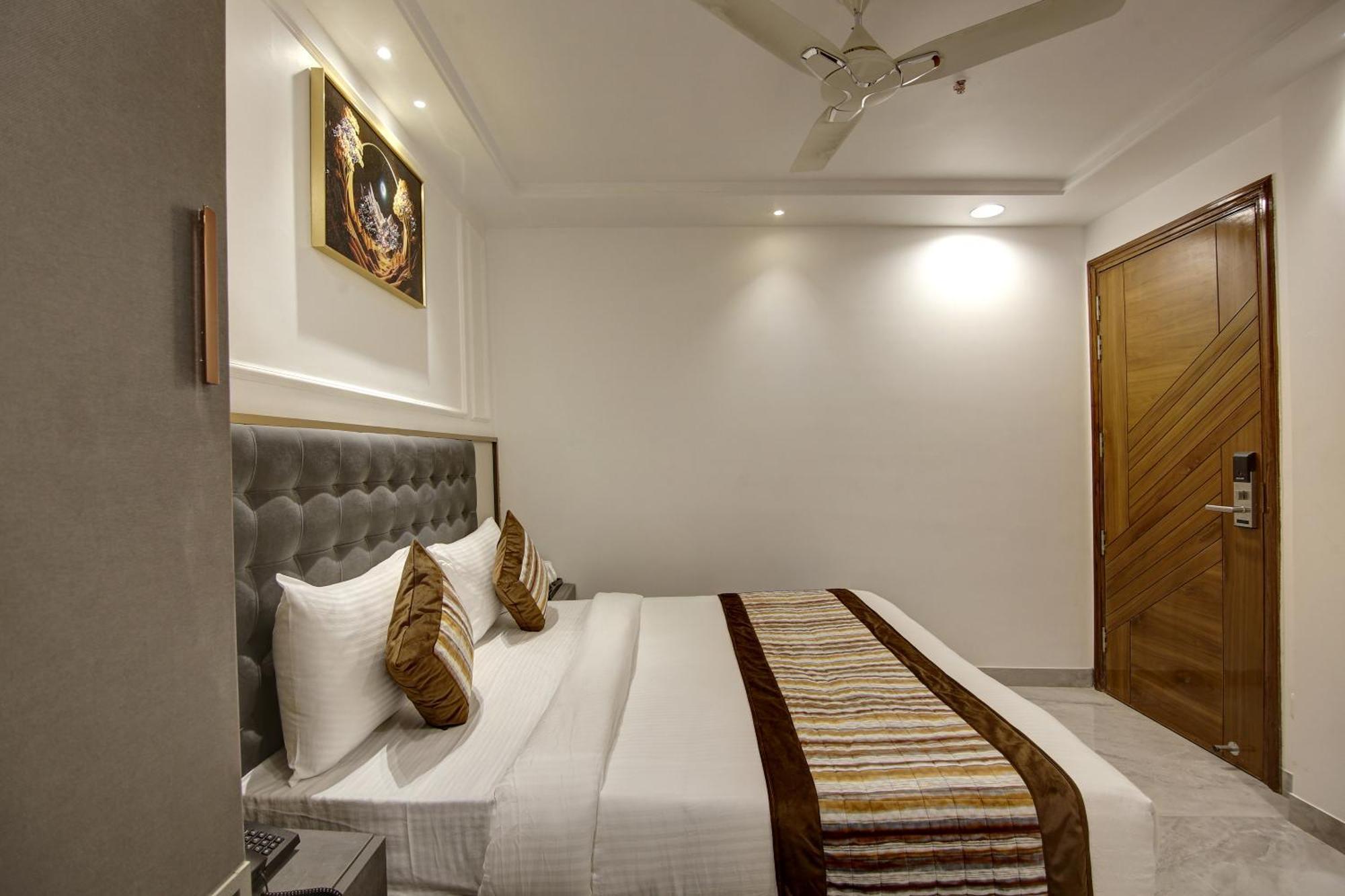 Hotel Kaca Inn-By Haveliya Hotels- Traveller'S Choice Award Winner 2025 นิวเดลี ภายนอก รูปภาพ